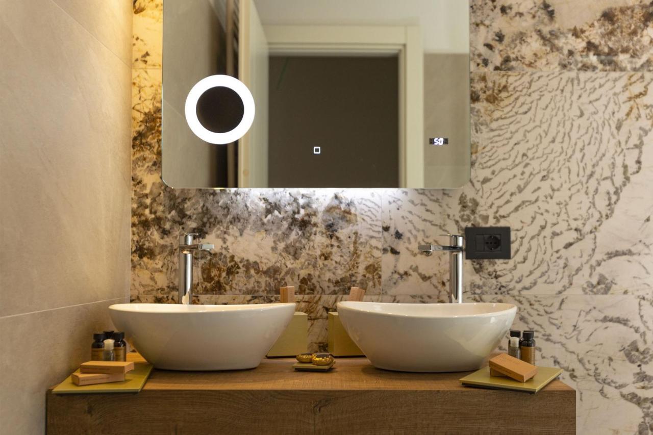 Donna VI Hotel Geraci Siculo エクステリア 写真