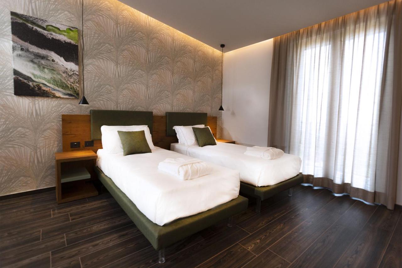 Donna VI Hotel Geraci Siculo エクステリア 写真