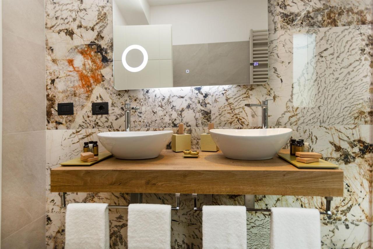 Donna VI Hotel Geraci Siculo エクステリア 写真